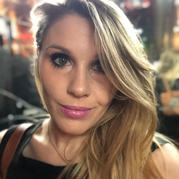 MEET YOUR POSHER💜 - Picture 3 of 4